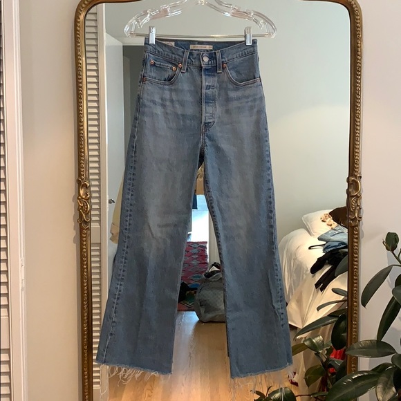 Levi's Pants - Levi Ribcage Crop Flare